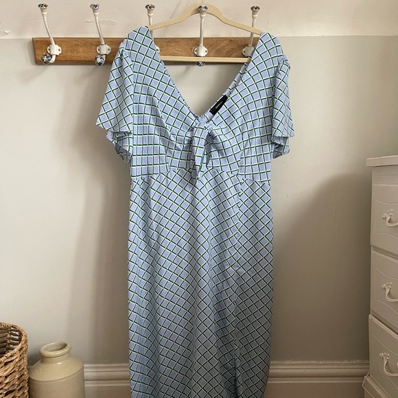 Forever 21 Dresses & Skirts - Forever 21 Maxi Dress with Front Tie